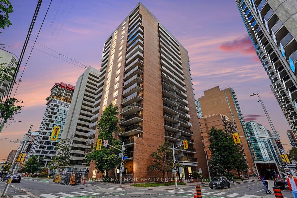 475 Laurier Avenue W 403, Ottawa Centre, ON K1R 7X1 – main photo