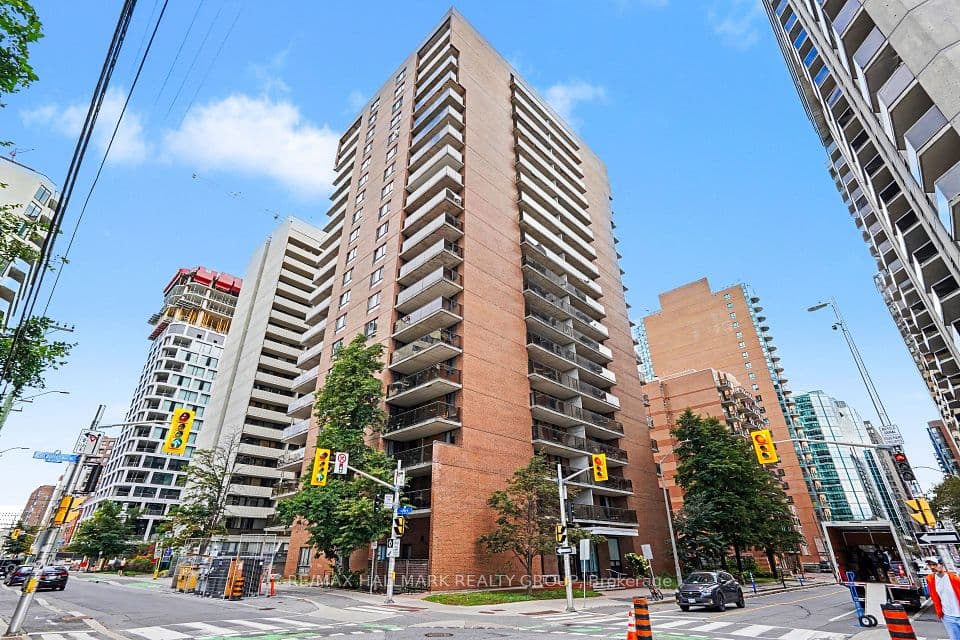 475 Laurier Avenue W 403, Ottawa Centre, ON K1R 7X1 – photo 2