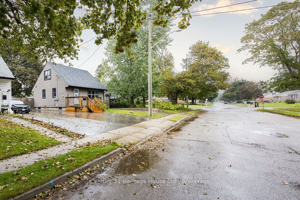 102 Stewart Avenue, Cambridge, ON N1R 2T9 – photo 3