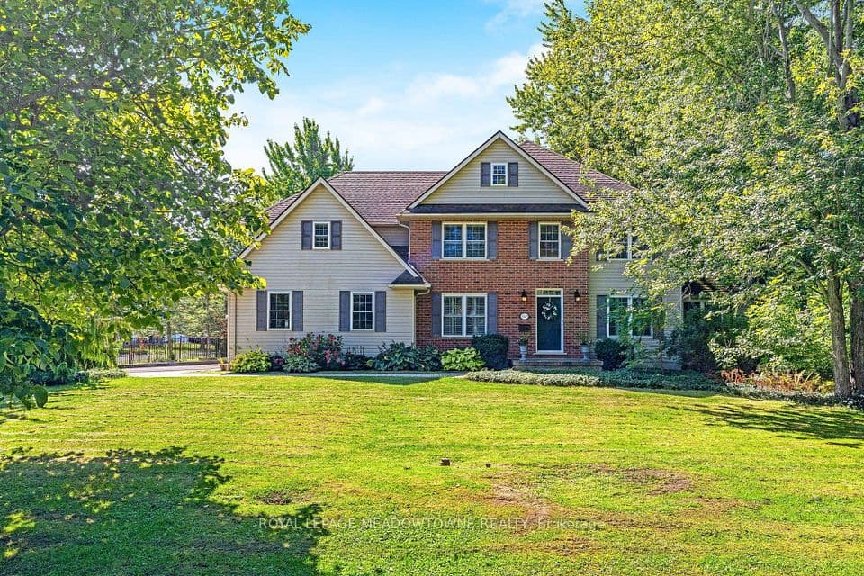 1345 Parkside Avenue, Fort Erie, ON L2A 6L4 – main photo