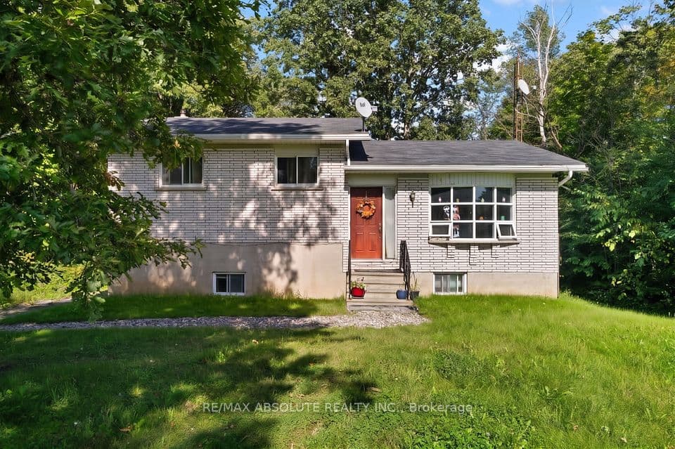 1112 Francis Street, Greater Madawaska, ON K0H 1H0 – main photo