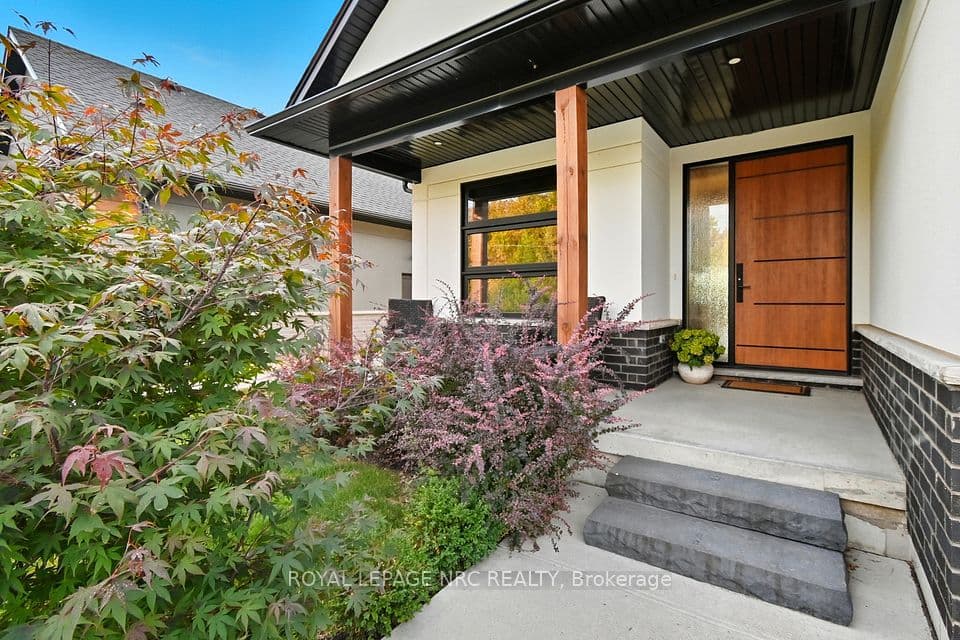1007 Clare Avenue, Pelham, ON L3C 3C2 – photo 2