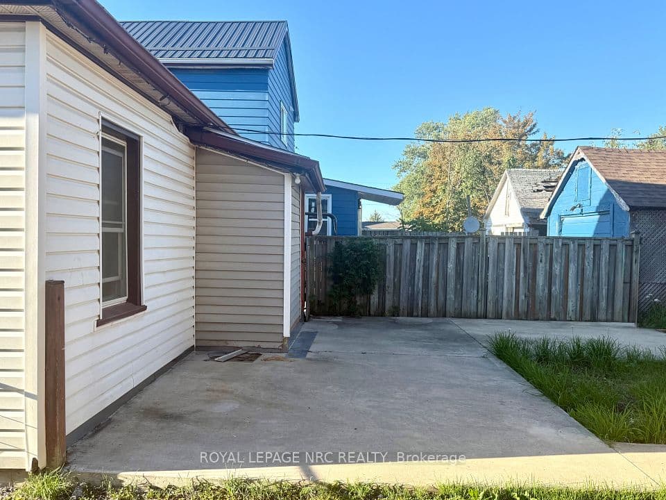 37 Wright Street, Welland, ON L3B 2K2 – photo 3