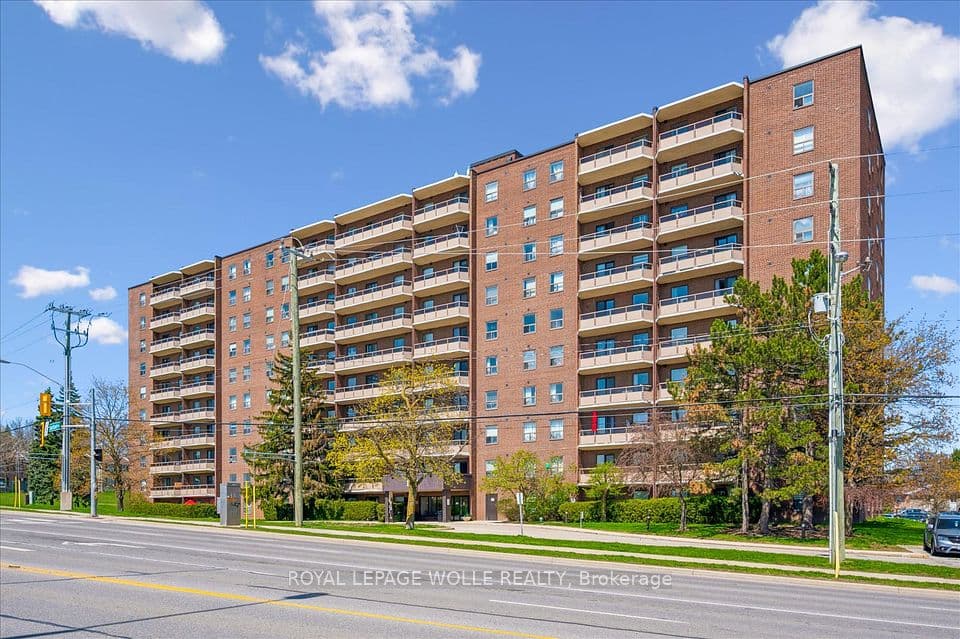 1100 Courtland Avenue E 302, Kitchener, ON N2C 2H9 – photo 2
