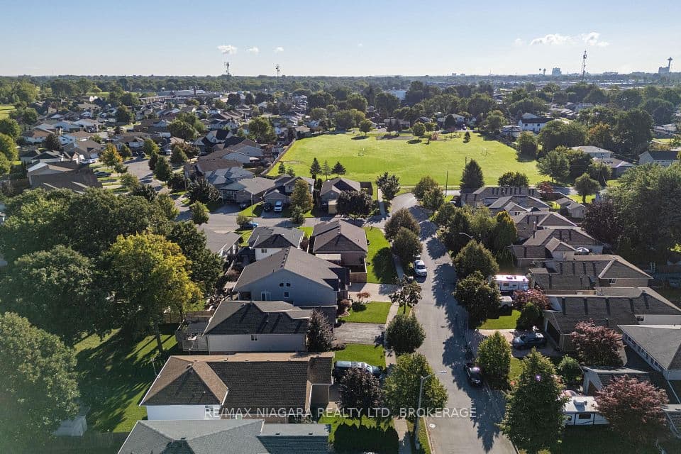 7919 Fleming Drive, Niagara Falls, ON L2H 3H9 – photo 3