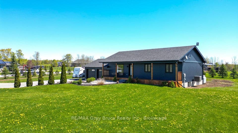 116 PATTERSON Parkway, Georgian Bluffs, ON N0H 2T0 – main photo