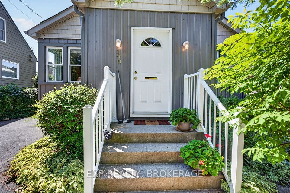 100 REGENT Street, Kingston, ON K7L 4J8 – photo 2
