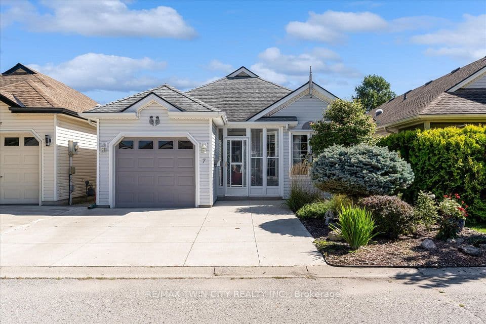 7 Aspen Lane, Norfolk, ON N0E 1M0 – main photo
