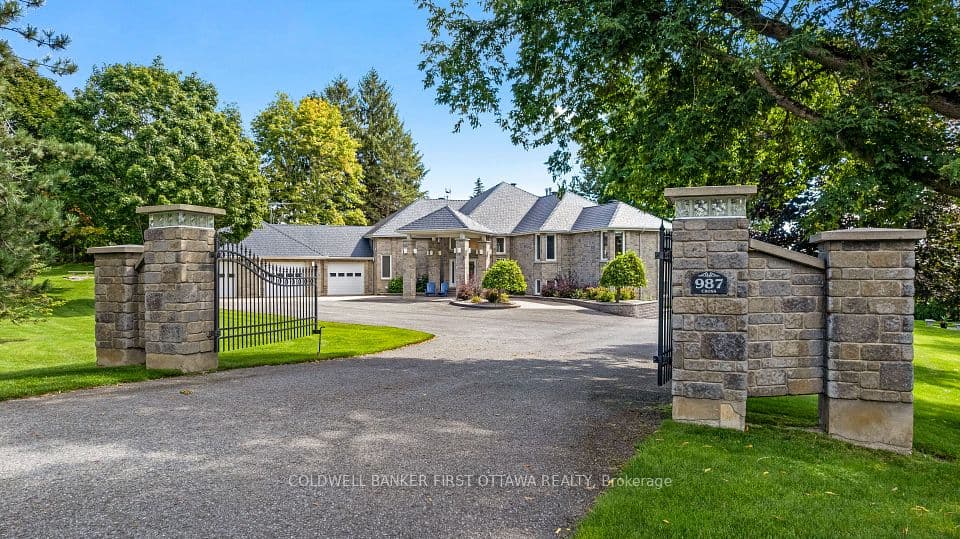 987 1000 Islands Parkway, Leeds and the Thousand Islands, ON K0E 1R0 – main photo
