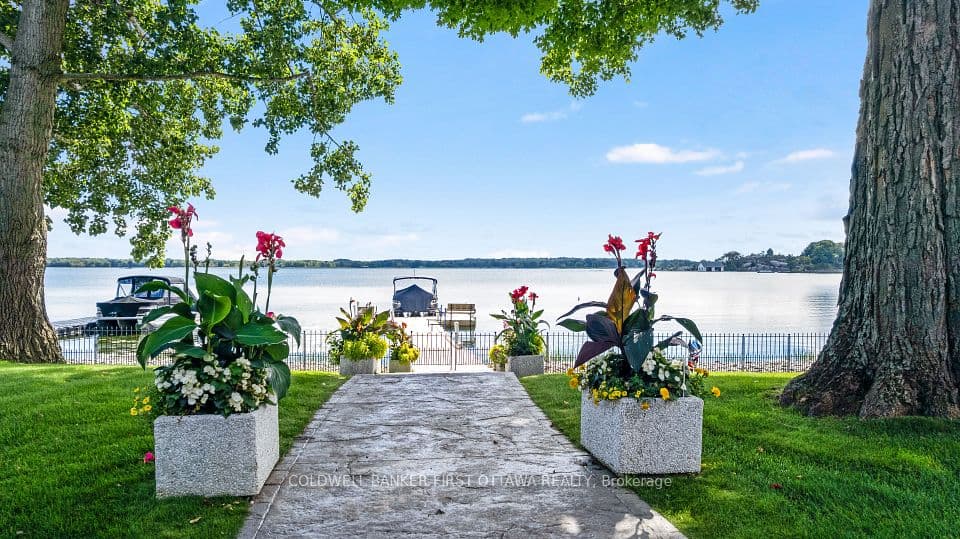 987 1000 Islands Parkway, Leeds and the Thousand Islands, ON K0E 1R0 – photo 2