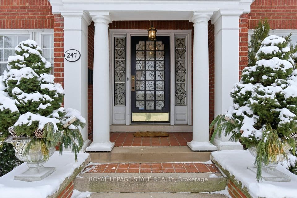 247 MacNab Street S, Hamilton, ON L8P 3E2 – photo 2