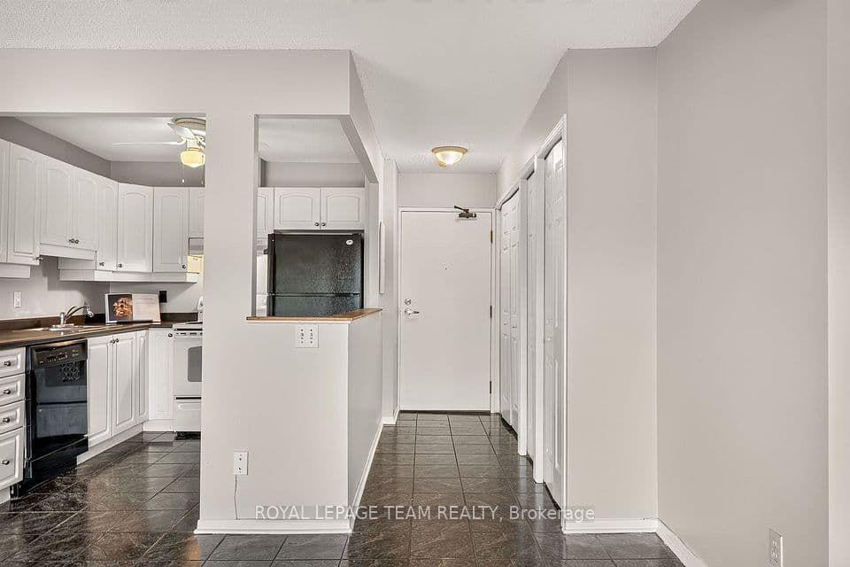 40 Landry Street 310, Vanier and Kingsview Park, ON K1L 8K4 – photo 3