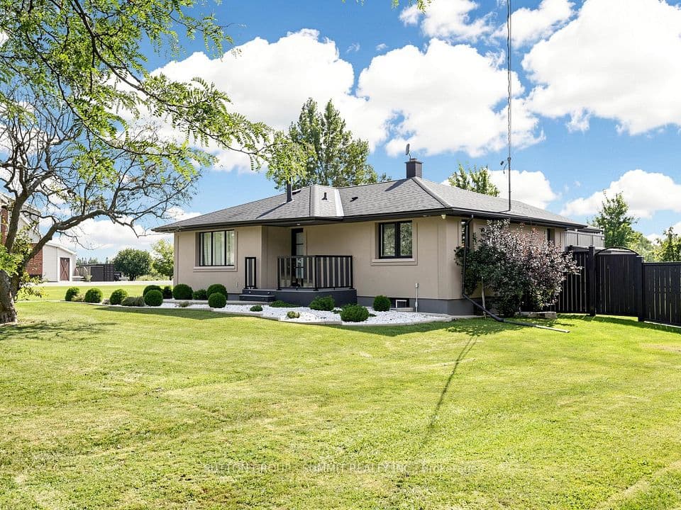 252 MUD Street E, Hamilton, ON L8J 3C5 – main photo