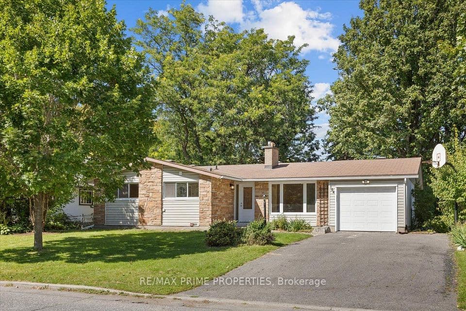 104 Queensline Drive, Qualicum - Bruce Farm - Greenbelt and Area, ON K2H 7J5 – main photo