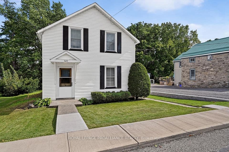 529 Dibble Street W, Prescott, ON K0E 1T0 – main photo