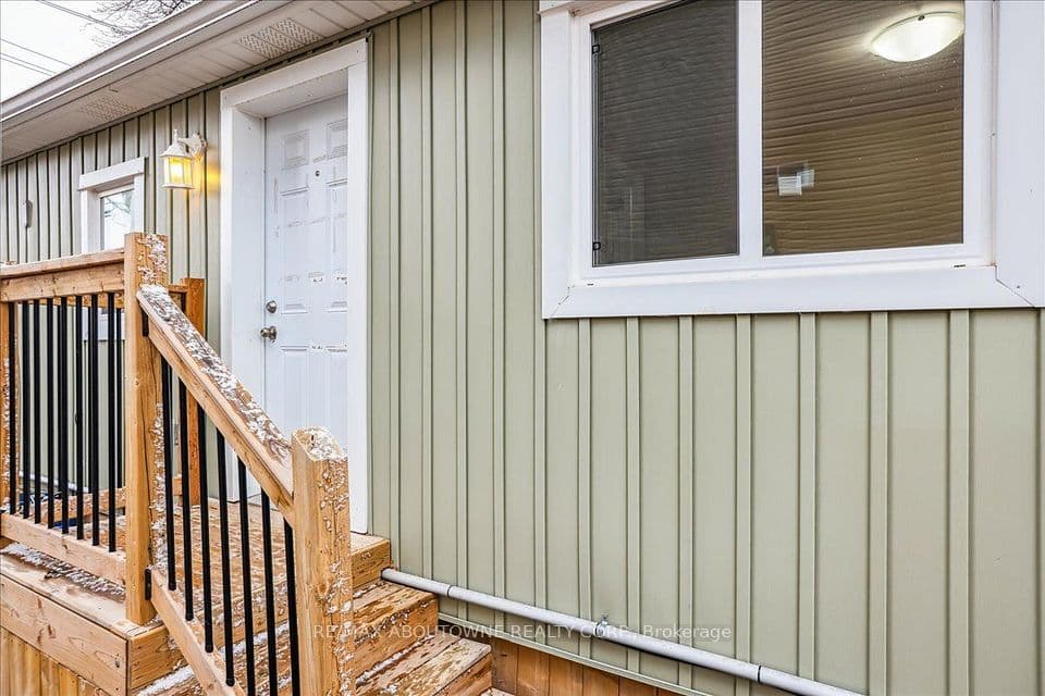 19 Bailey Street, St. Catharines, ON L2S 1J3 – photo 2