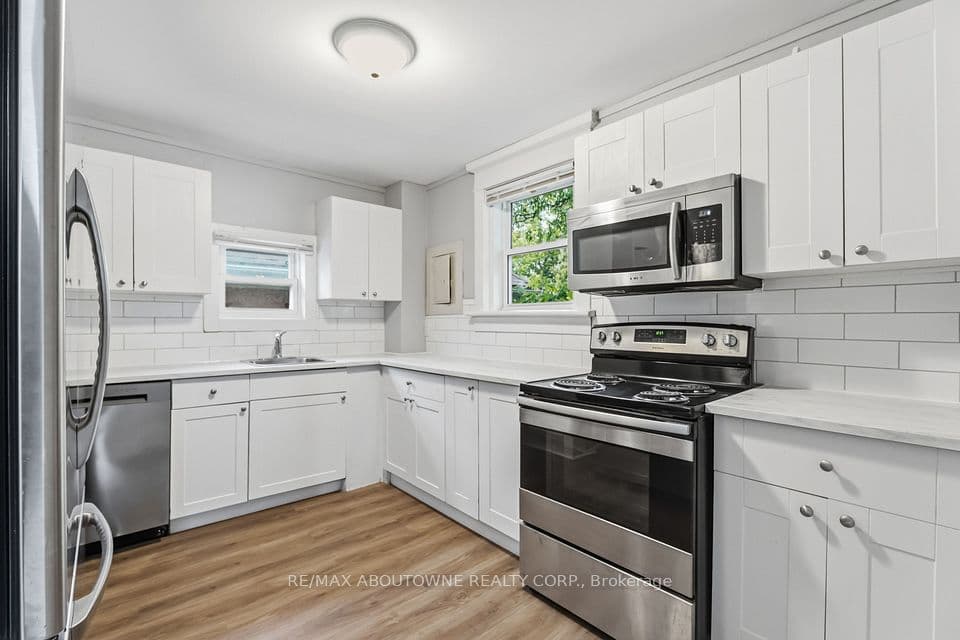 107 Lake Street, St. Catharines, ON L2R 5X7 – main photo