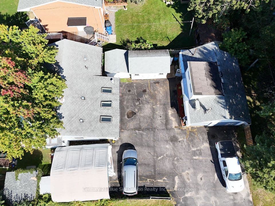 142 Lee Avenue, North Bay, ON P1A 2K2 – main photo