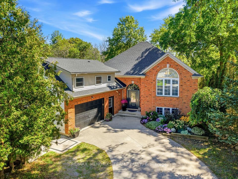 310 Aqueduct Street, Welland, ON L3C 1E1 – main photo