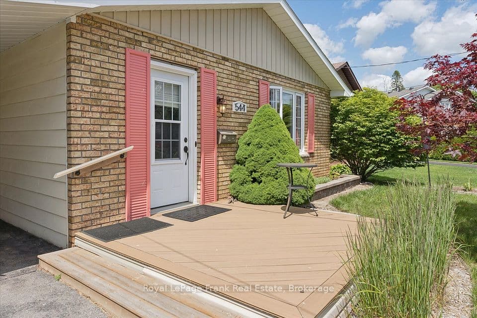 544 Maher Crescent, Cobourg, ON K9A 4S7 – photo 2
