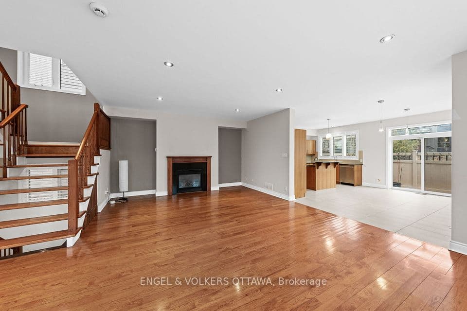 249 Atlantis Avenue, Carlingwood - Westboro and Area, ON K2A 1X9 – photo 3