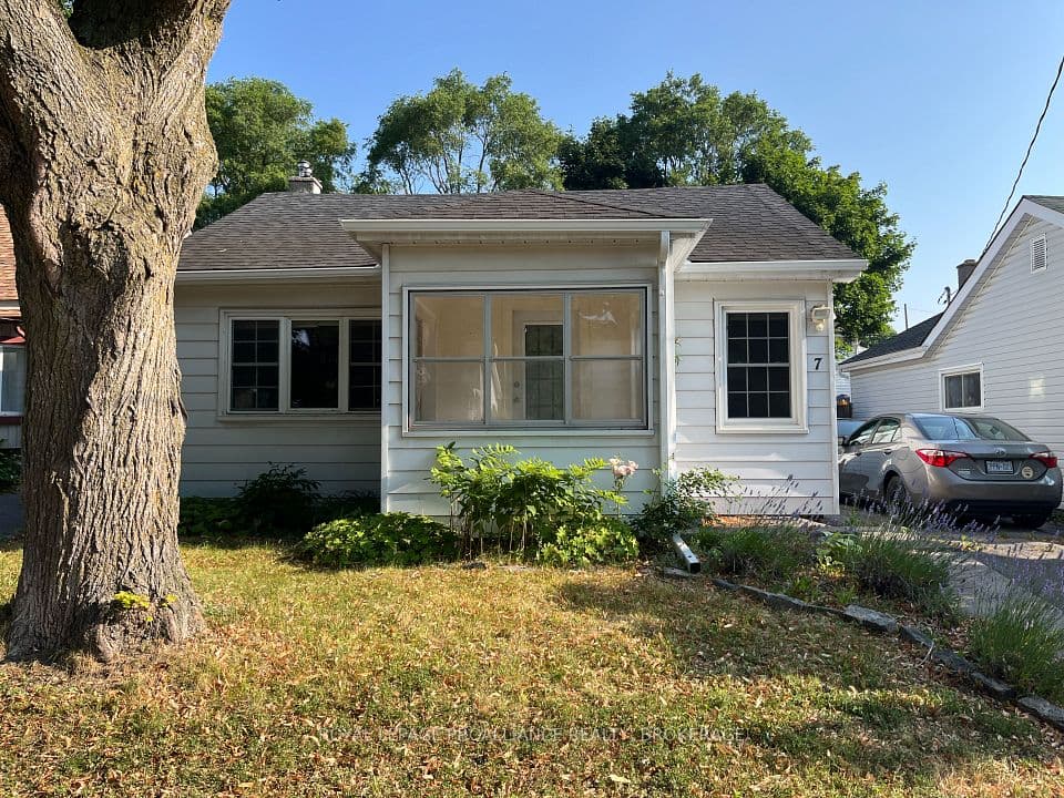 7 Third Avenue, Kingston, ON K7K 2J4 – main photo