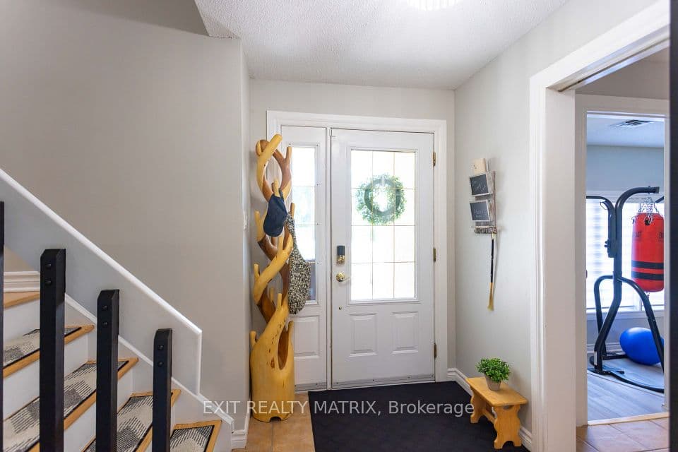 8399 Rowan Drive, Greely - Metcalfe - Osgoode - Vernon and Area, ON K0A 2P0 – photo 3