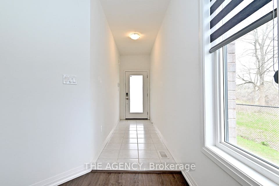 4552 Portage Road 104, Niagara Falls, ON L2E 6A8 – photo 3