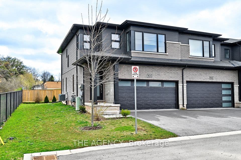 4552 Portage Road 104, Niagara Falls, ON L2E 6A8 – photo 2