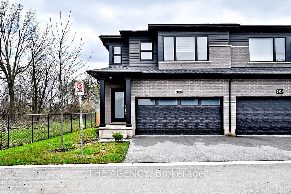 4552 Portage Road 104, Niagara Falls, ON L2E 6A8 – main photo