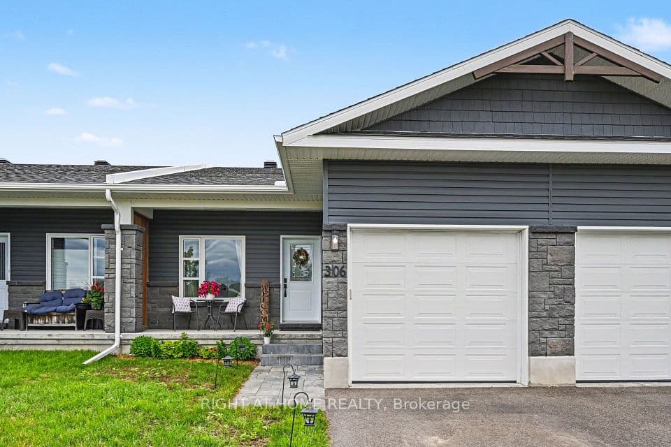 306 Forestview Crescent, Renfrew, ON K7V 0C4 – main photo