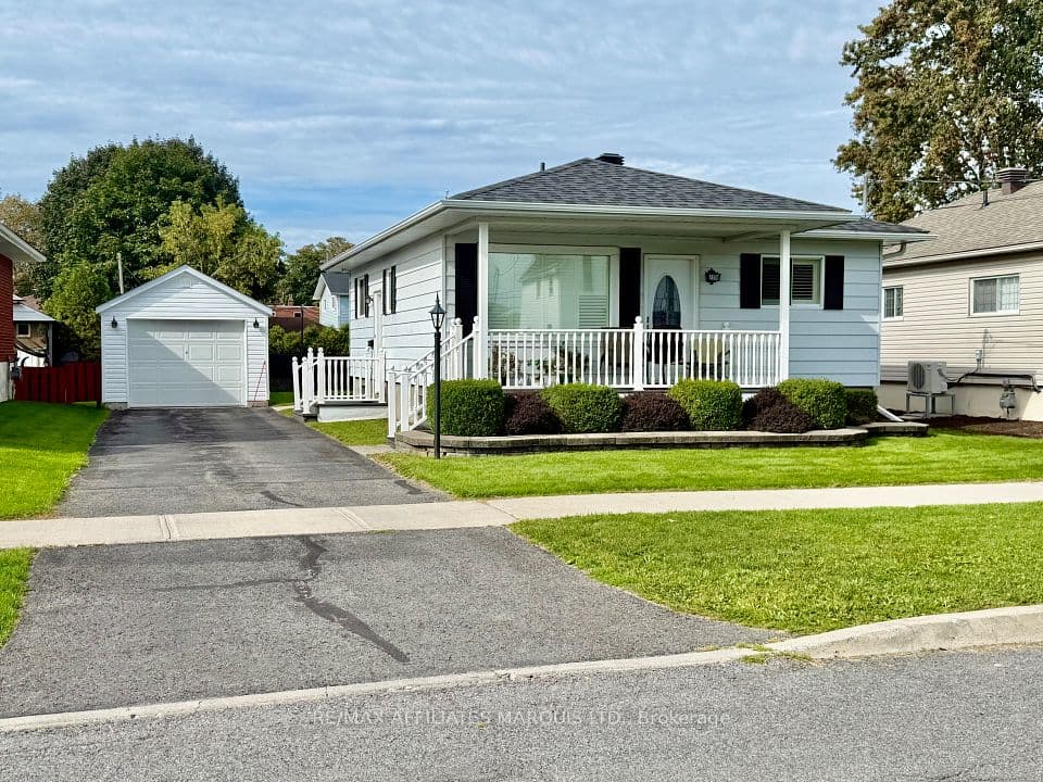 1330 Aubin Avenue, Cornwall, ON K6J 4R8 – main photo