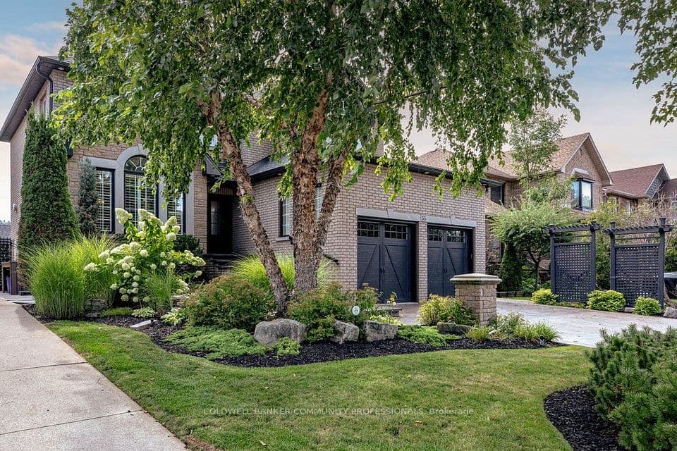 55 Chianti Crescent, Hamilton, ON L8E 5W3 – photo 2