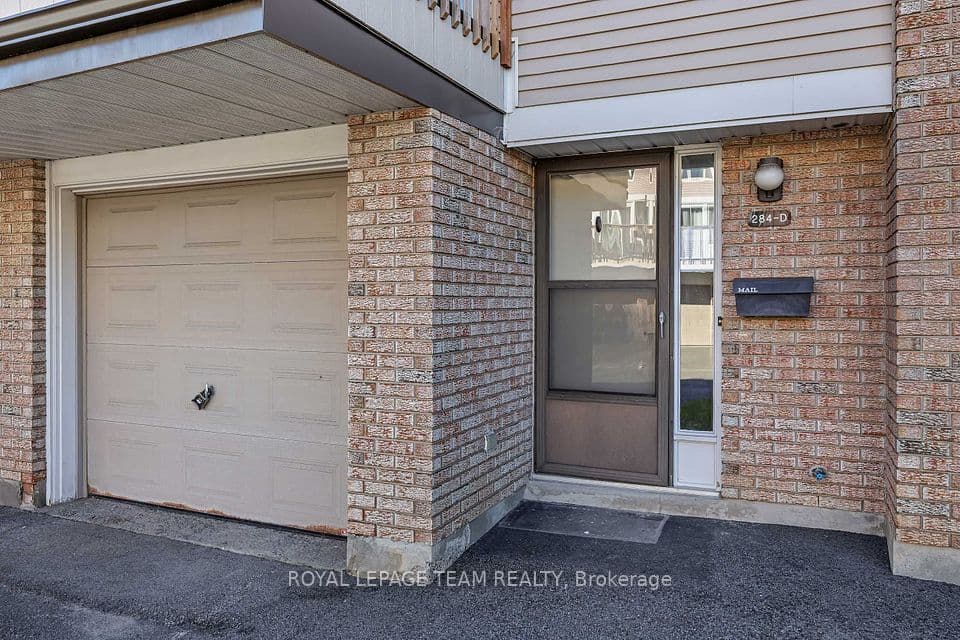 284 Dalehurst Drive D, Tanglewood - Grenfell Glen - Pineglen, ON K2G 4J5 – photo 3