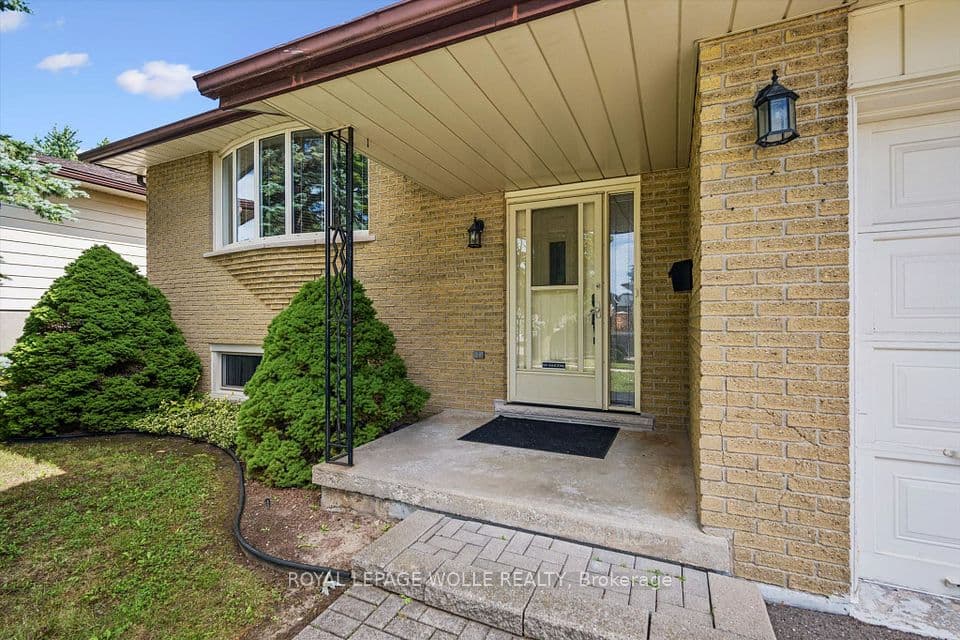 309 TOLL GATE Boulevard, Waterloo, ON N2L 4M5 – photo 2