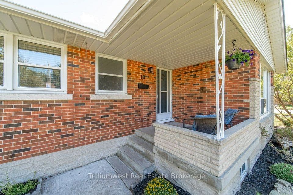 18 Maywood Road, Kitchener, ON N2C 2A3 – photo 3