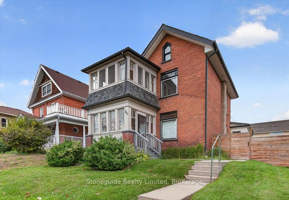 540 Charlotte Street, Peterborough, ON K9J 2W5 – main photo