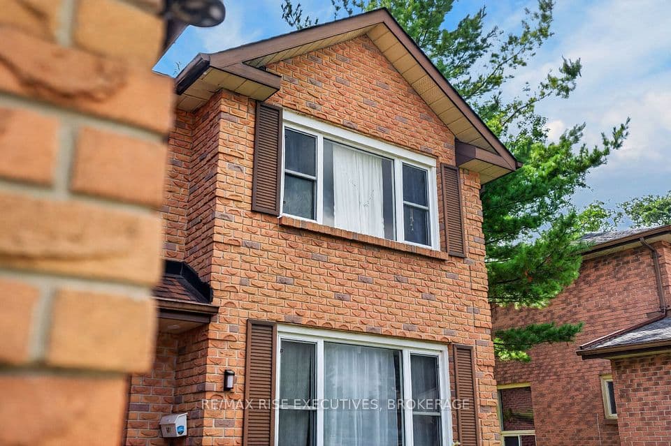 601 Forest Hill Drive, Kingston, ON K7M 7N6 – photo 2