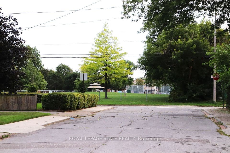 348 Weir Street N, Hamilton, ON L8H 5G7 – photo 3