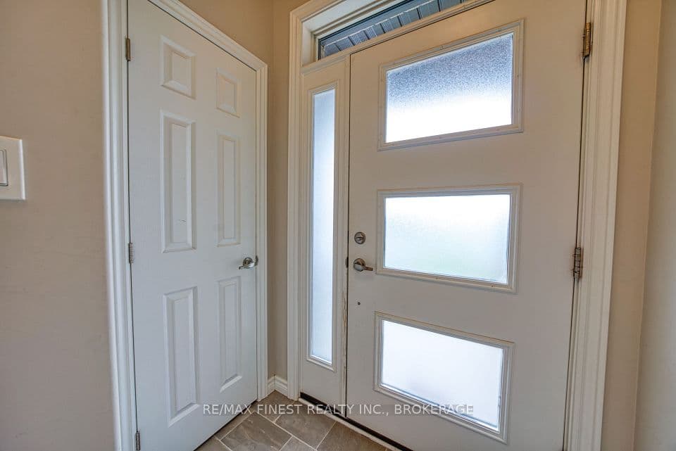 1010 Rosanna Avenue, Kingston, ON K7P 0N2 – photo 2