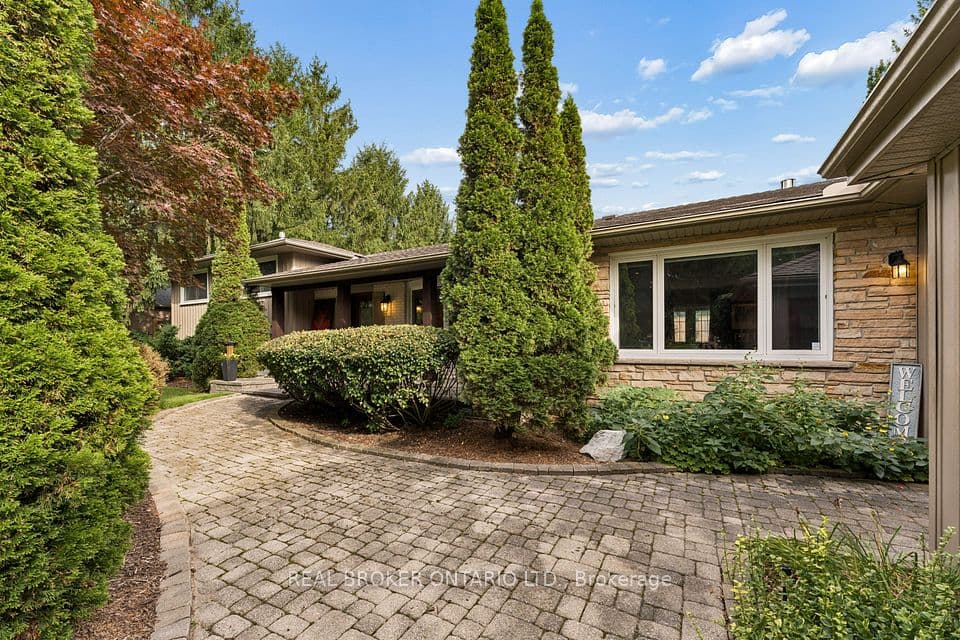 373 Forestlawn Road, Waterloo, ON N2K 2J4 – photo 2