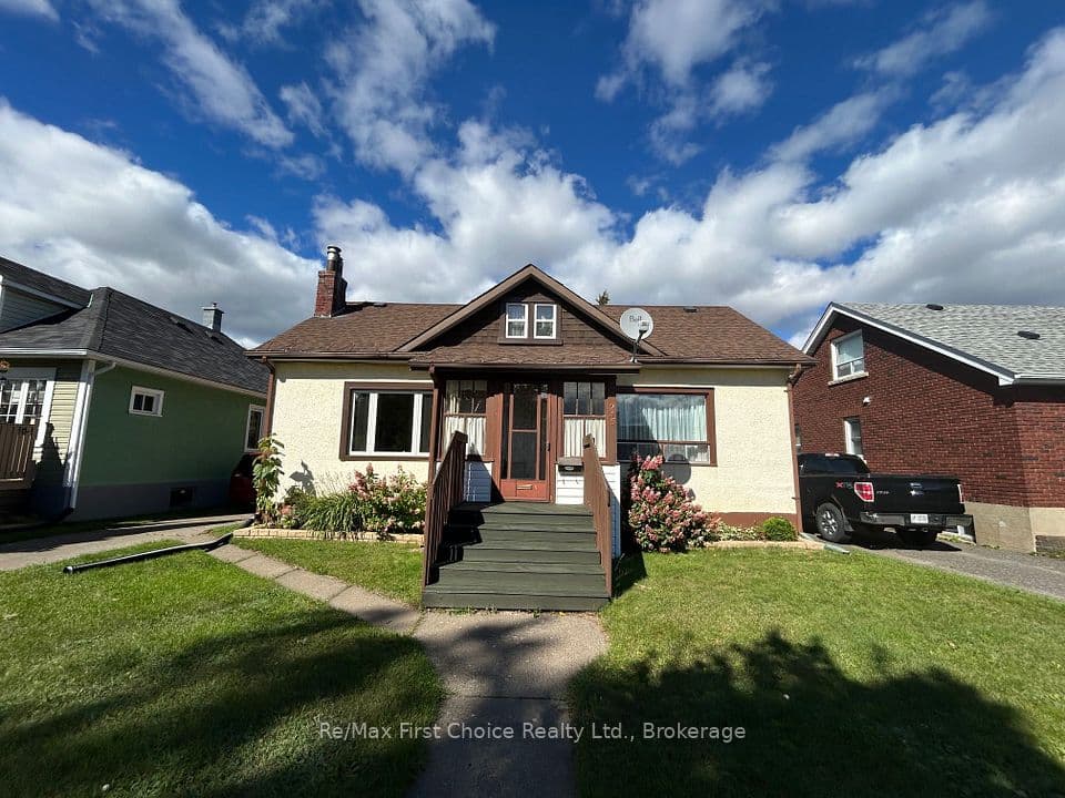 245 Francis Street W, Thunder Bay, ON P7E 4C1 – main photo