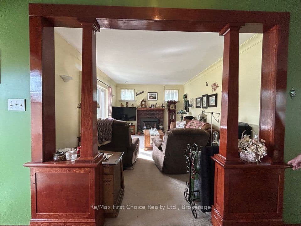 245 Francis Street W, Thunder Bay, ON P7E 4C1 – photo 3