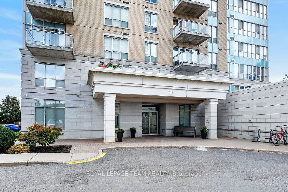 90 Landry Street 706, Vanier and Kingsview Park, ON K1L 0A9 – photo 2