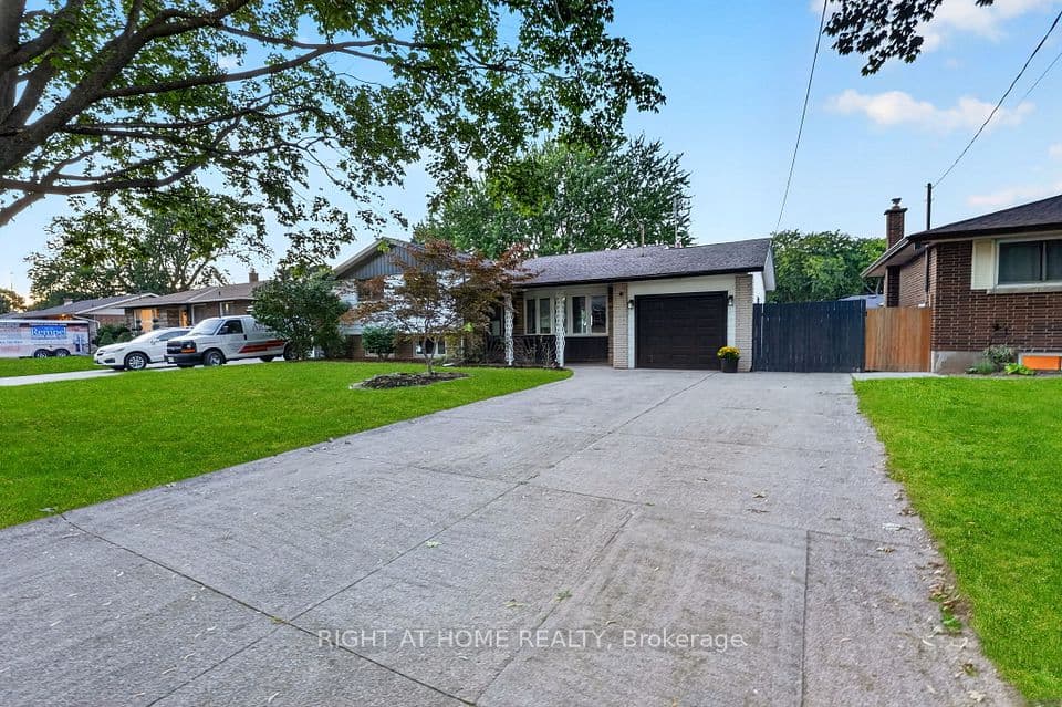 19 Brentwood Drive, St. Catharines, ON L2M 4M1 – photo 2