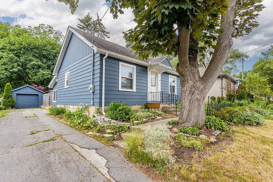 9 FORWARD Avenue, London North, ON N6H 1B5 – main photo