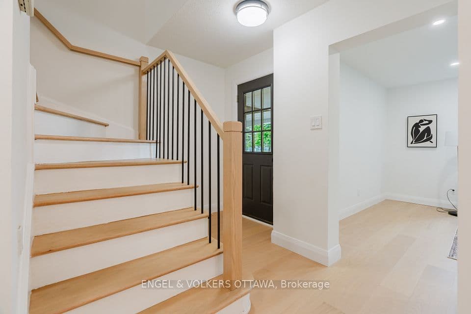 825 De Salaberry Street, Beacon Hill North - South and Area, ON K1J 6Y5 – photo 2