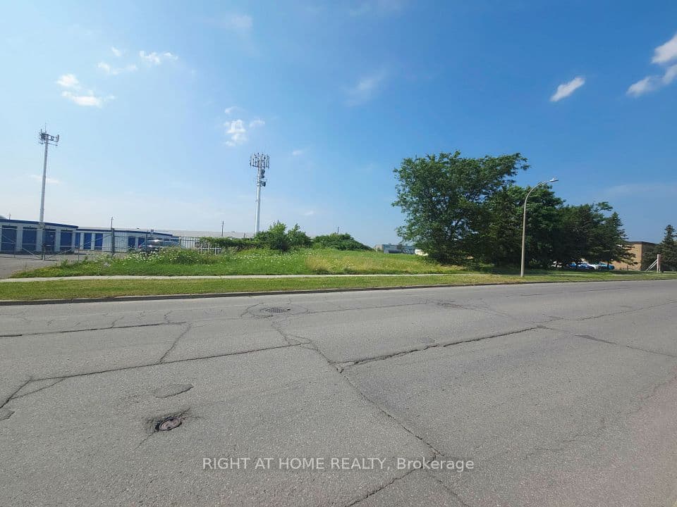 5351 Canotek Road, Beacon Hill North - South and Area, ON K1J 1J5 – main photo
