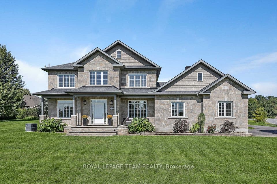 8351 Lourdes Way, Greely - Metcalfe - Osgoode - Vernon and Area, ON K0A 2P0 – photo 2