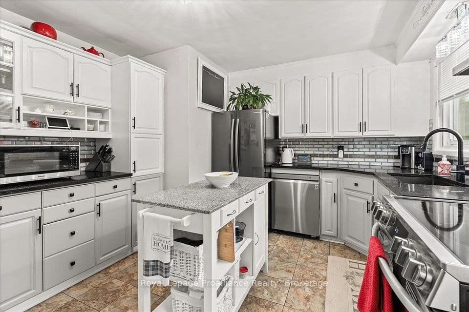 23 Alfred Drive, Belleville, ON K8N 4M6 – photo 2